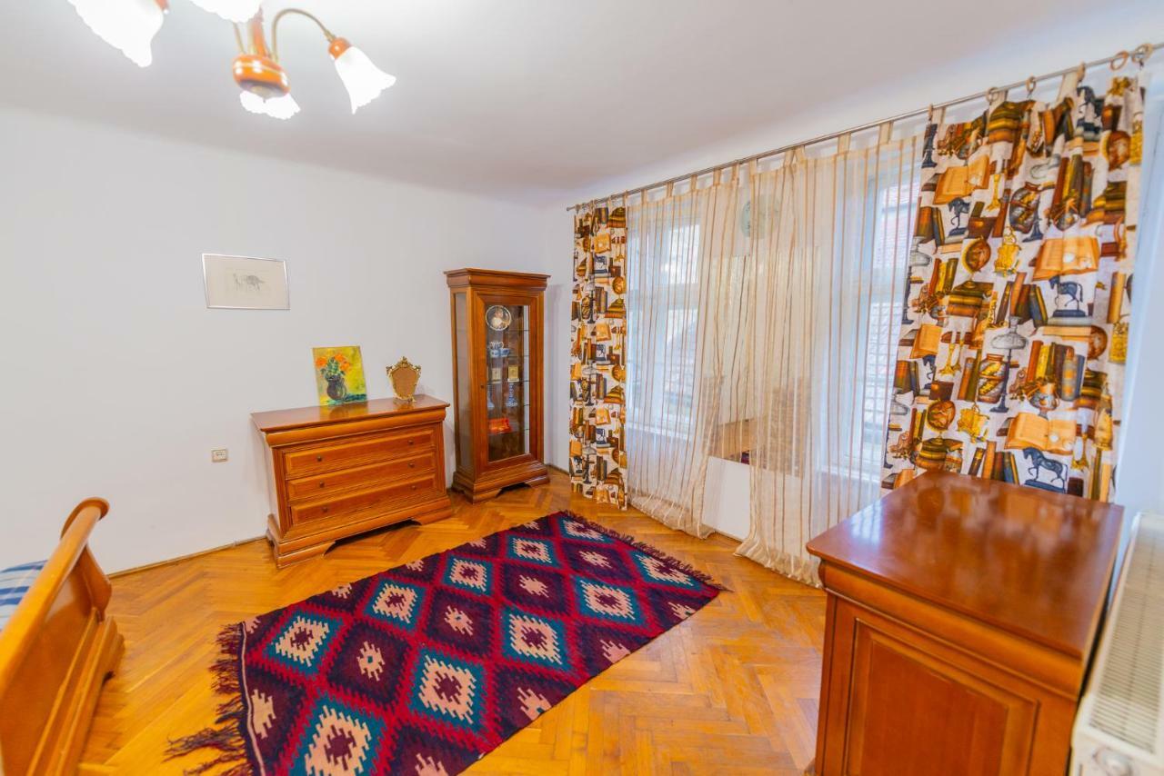 Pine House Apartment Брашов Екстериор снимка