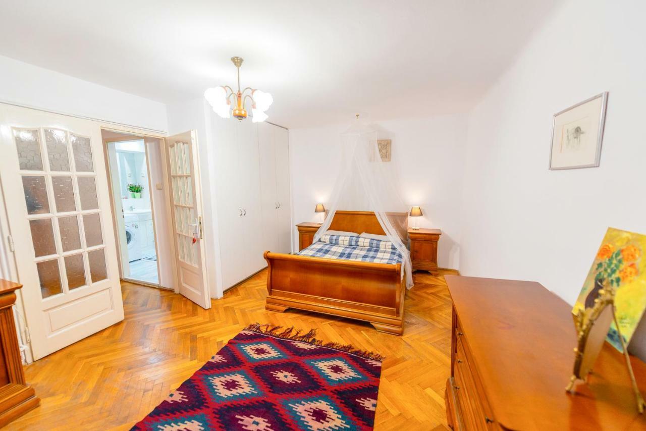 Pine House Apartment Брашов Екстериор снимка